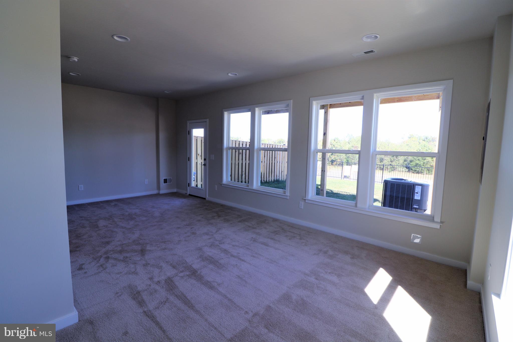 RIVER CREST - Residential Lease