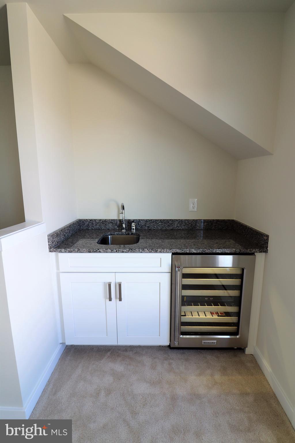 RIVER CREST - Residential Lease