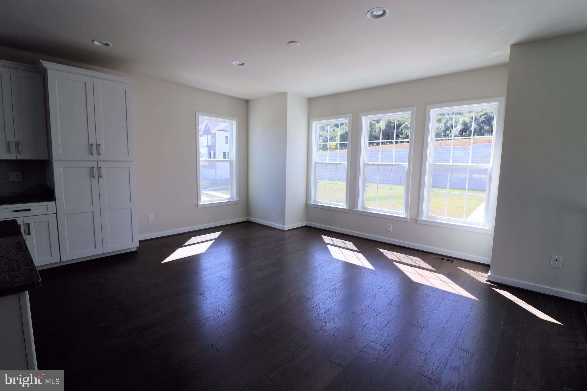 RIVER CREST - Residential Lease