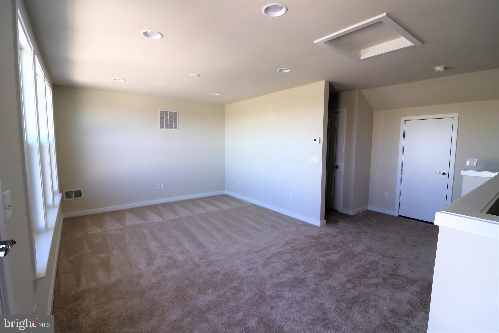 RIVER CREST - Residential Lease