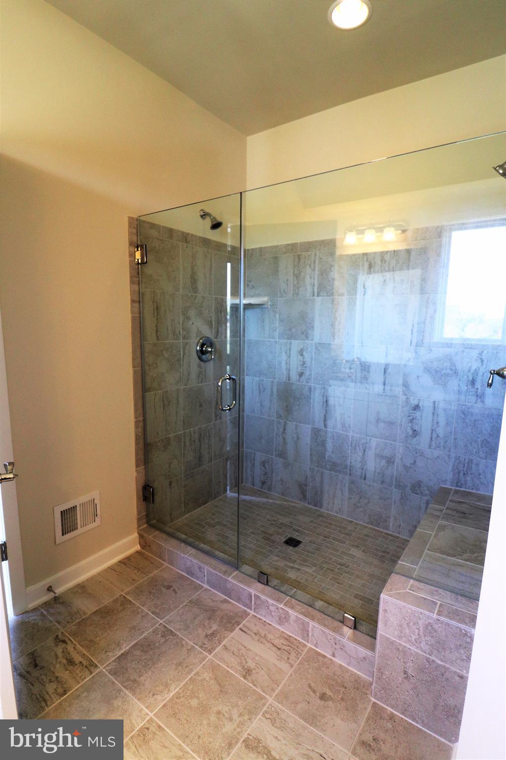 RIVER CREST - Residential Lease