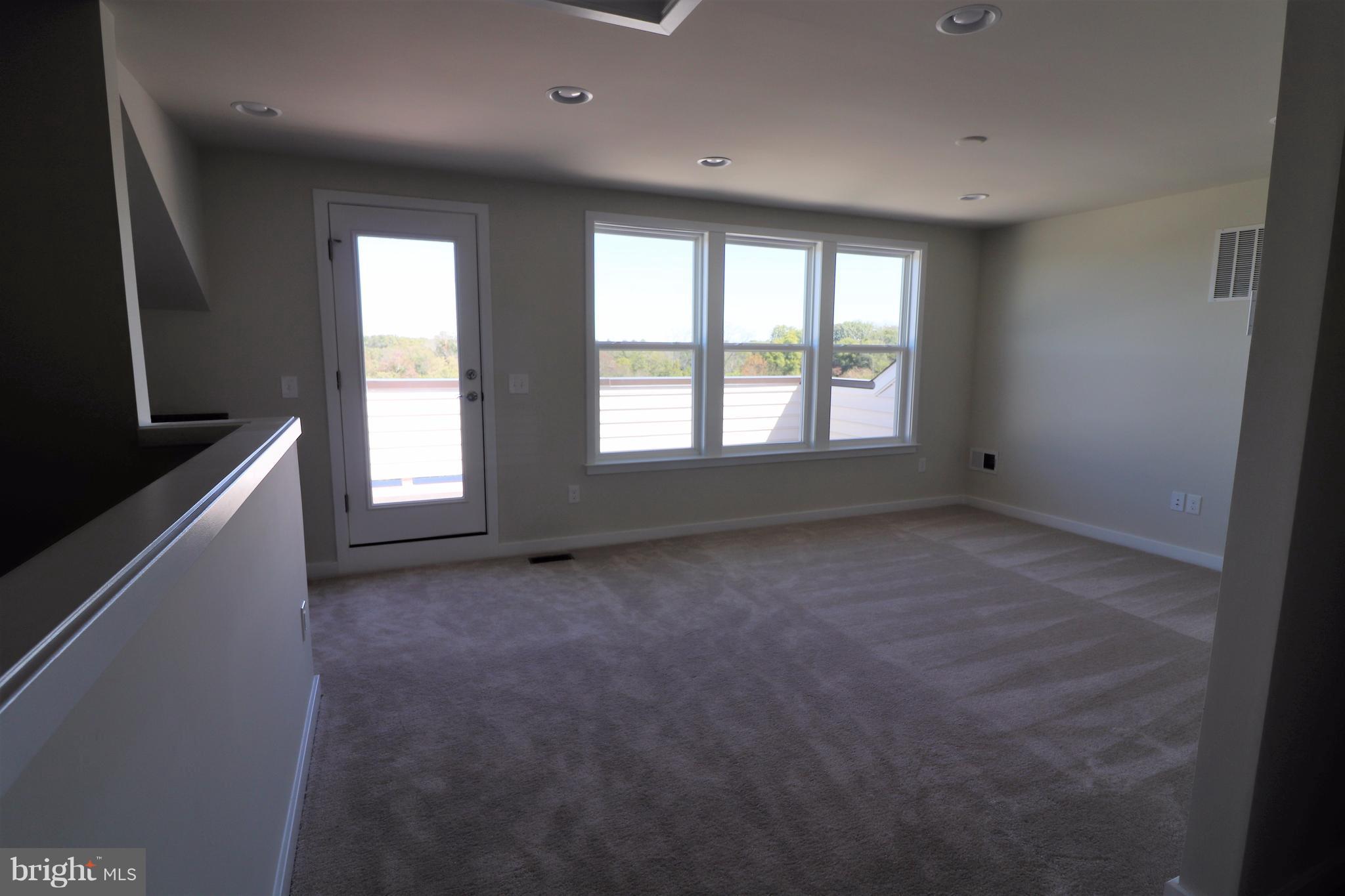 RIVER CREST - Residential Lease