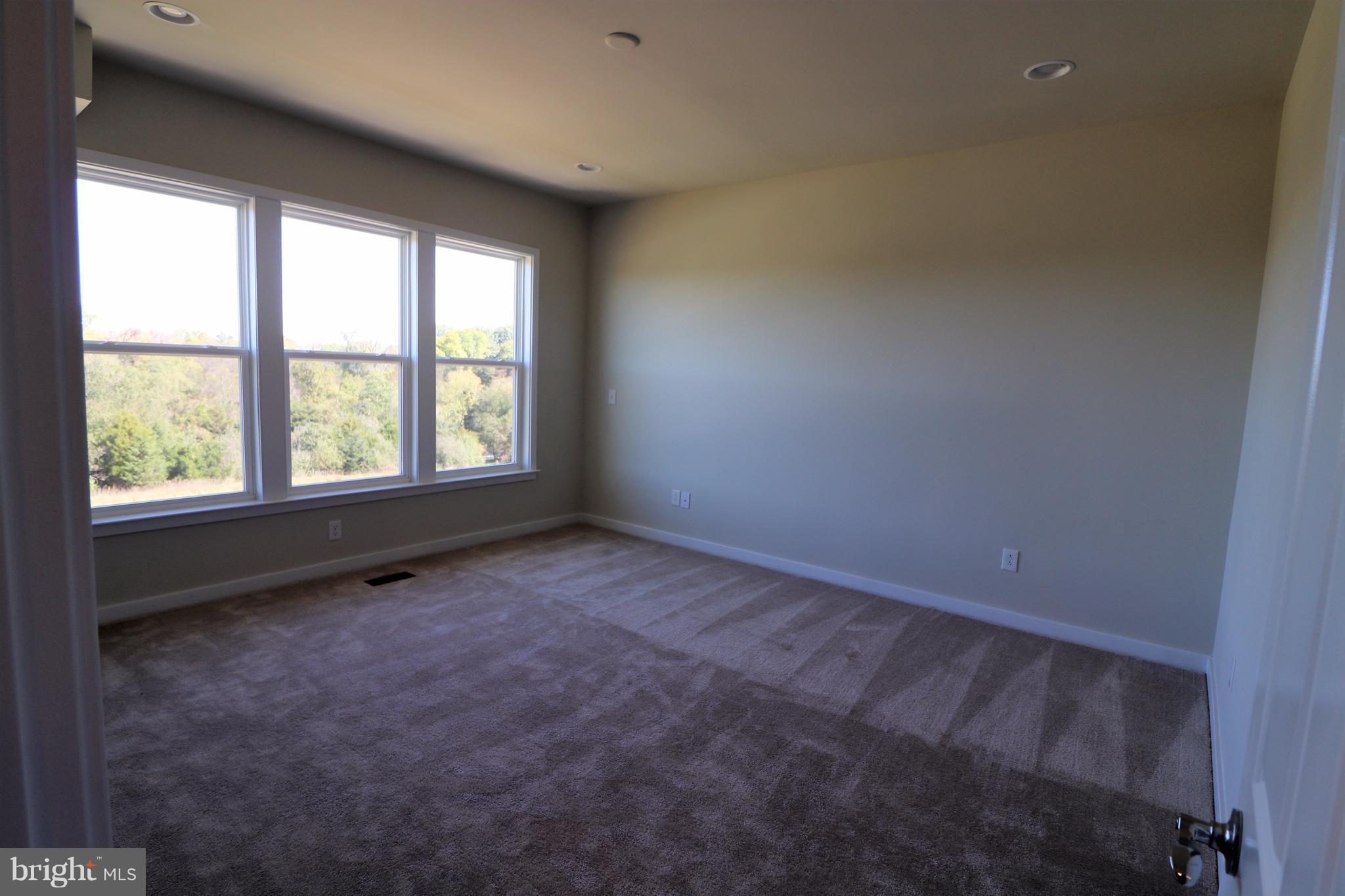 RIVER CREST - Residential Lease