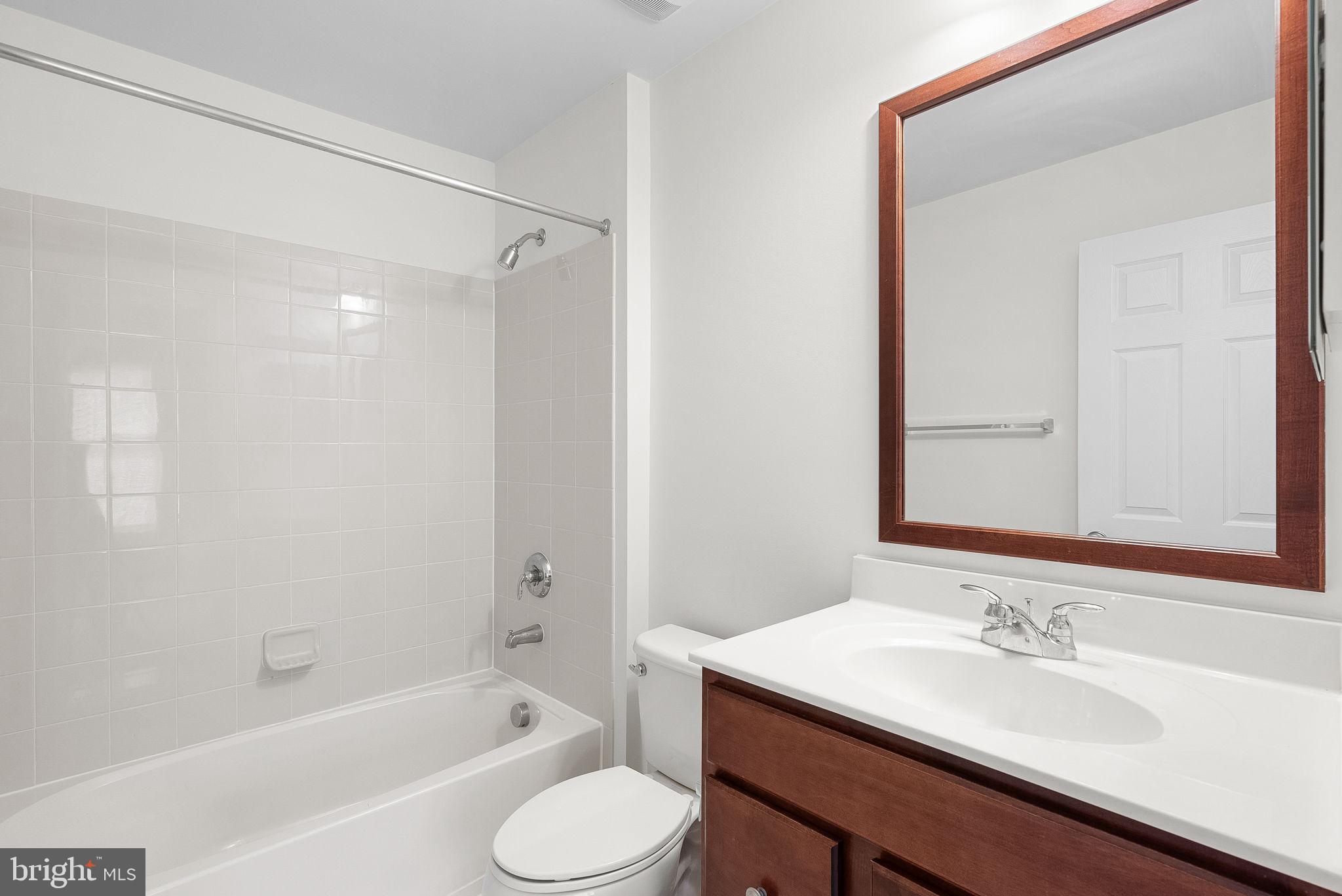 AMBERLEA AT SOUTH RIDING - Residential Lease