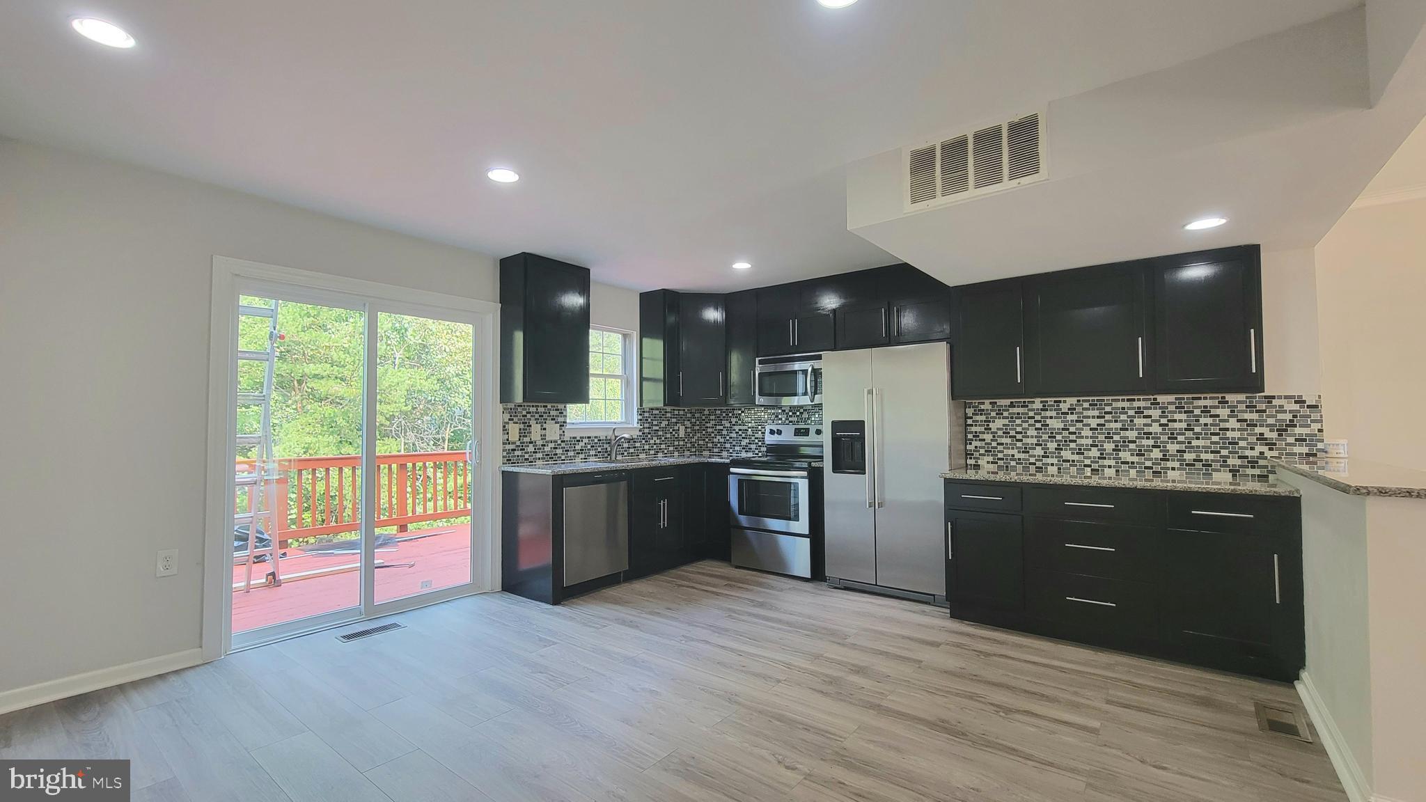 LAKE RIDGE - Residential Lease