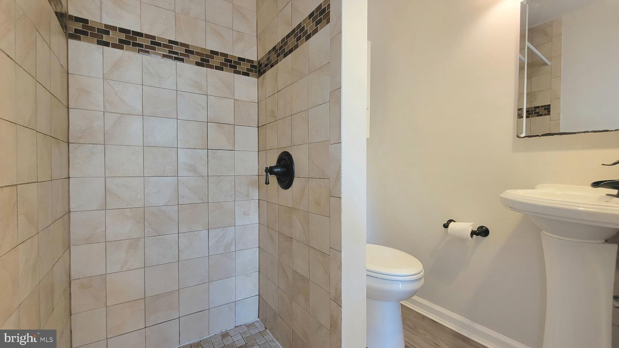 LAKE RIDGE - Residential Lease