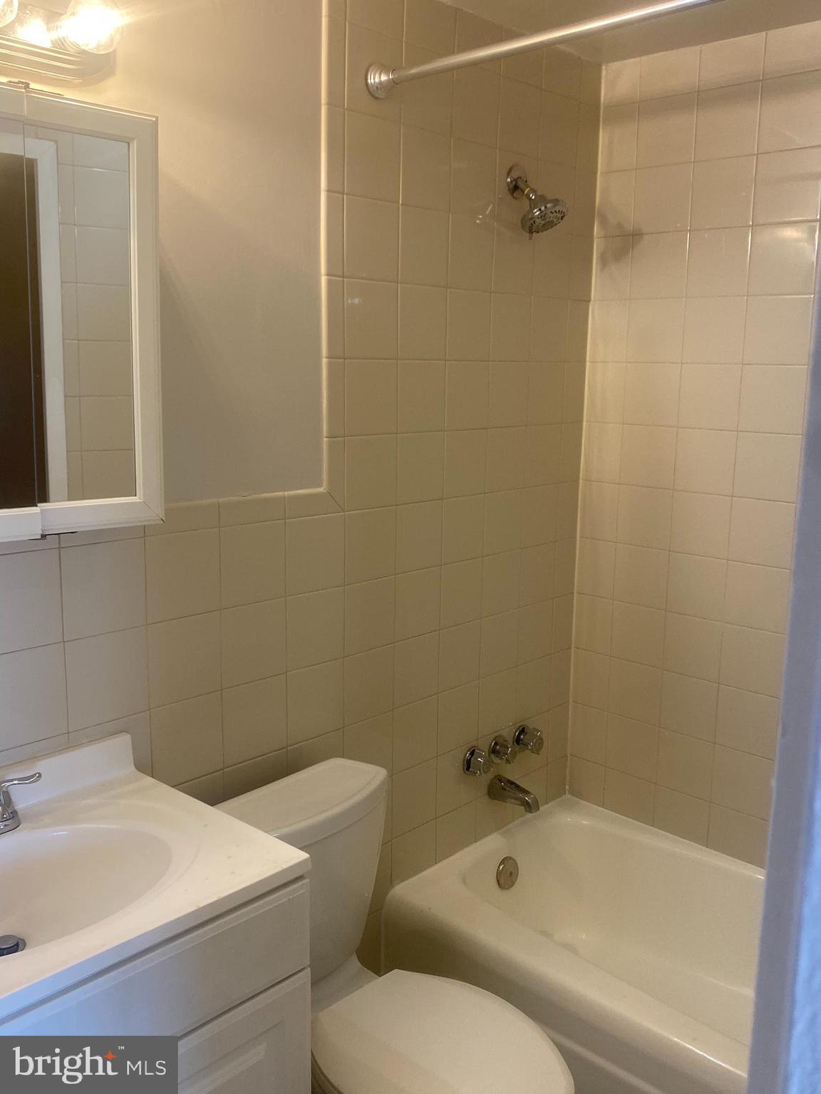 4600 DUKE - Residential Lease