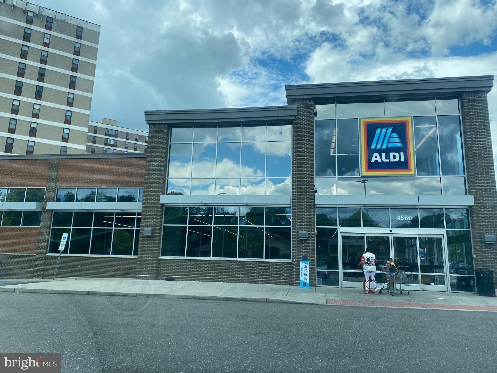 4600 DUKE - Residential Lease