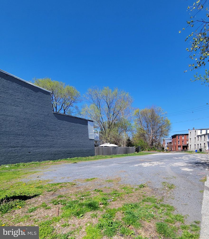 There are two lots for sale: 1154 & 1156 Derry St., Harrisburg, PA 17104