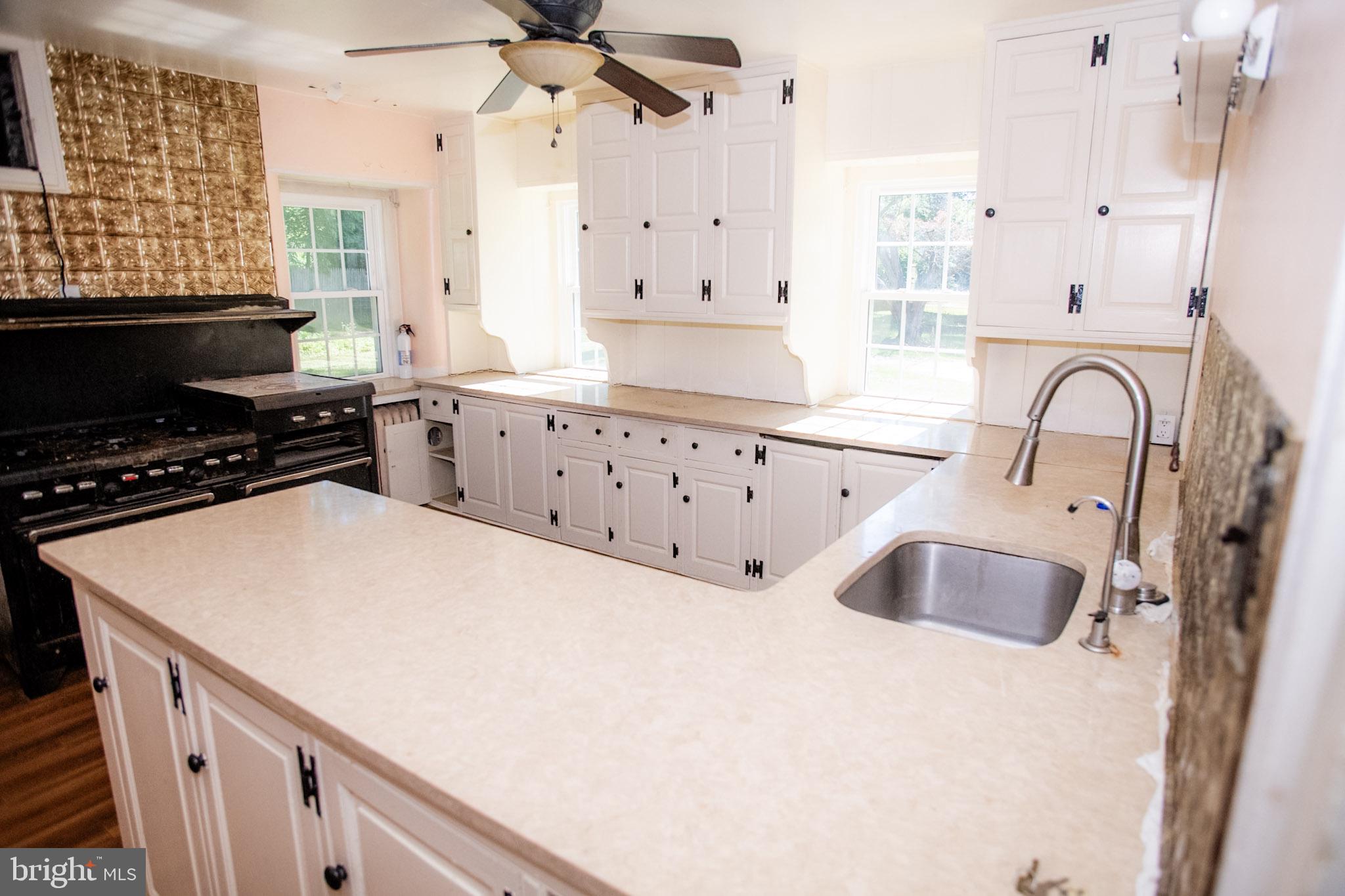 LEOPARD FARMS - Residential