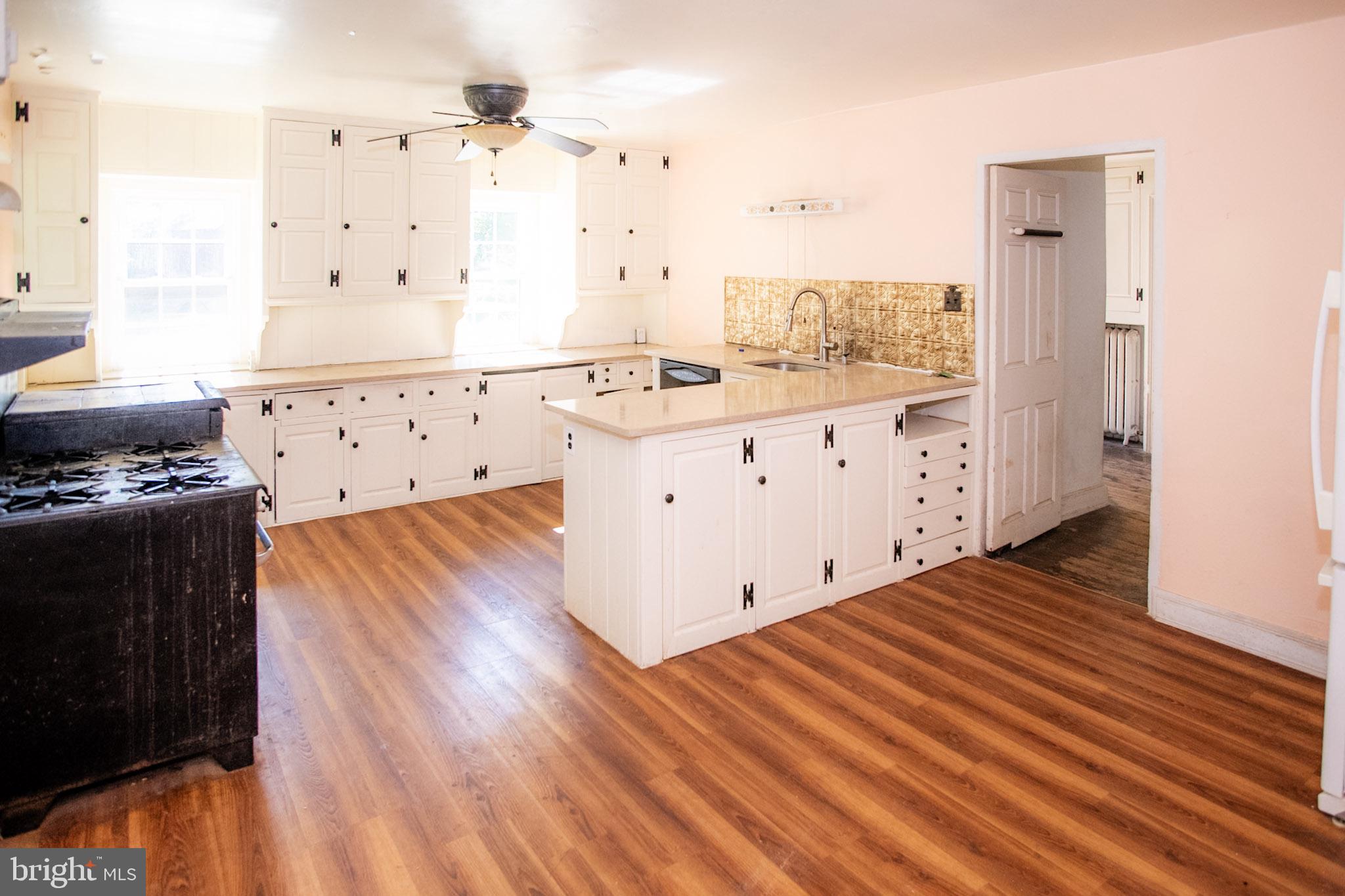 LEOPARD FARMS - Residential