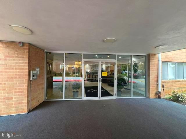 THE DIPLOMAT - Residential