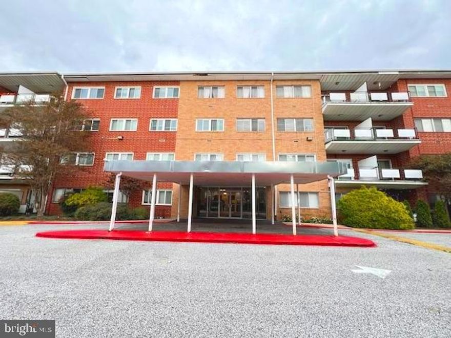 Great opportunity to purchase a condominium at a great price with lots of potential.  Sale is fully as-is. Location is ideal, near shops, restaurants and public transportation.