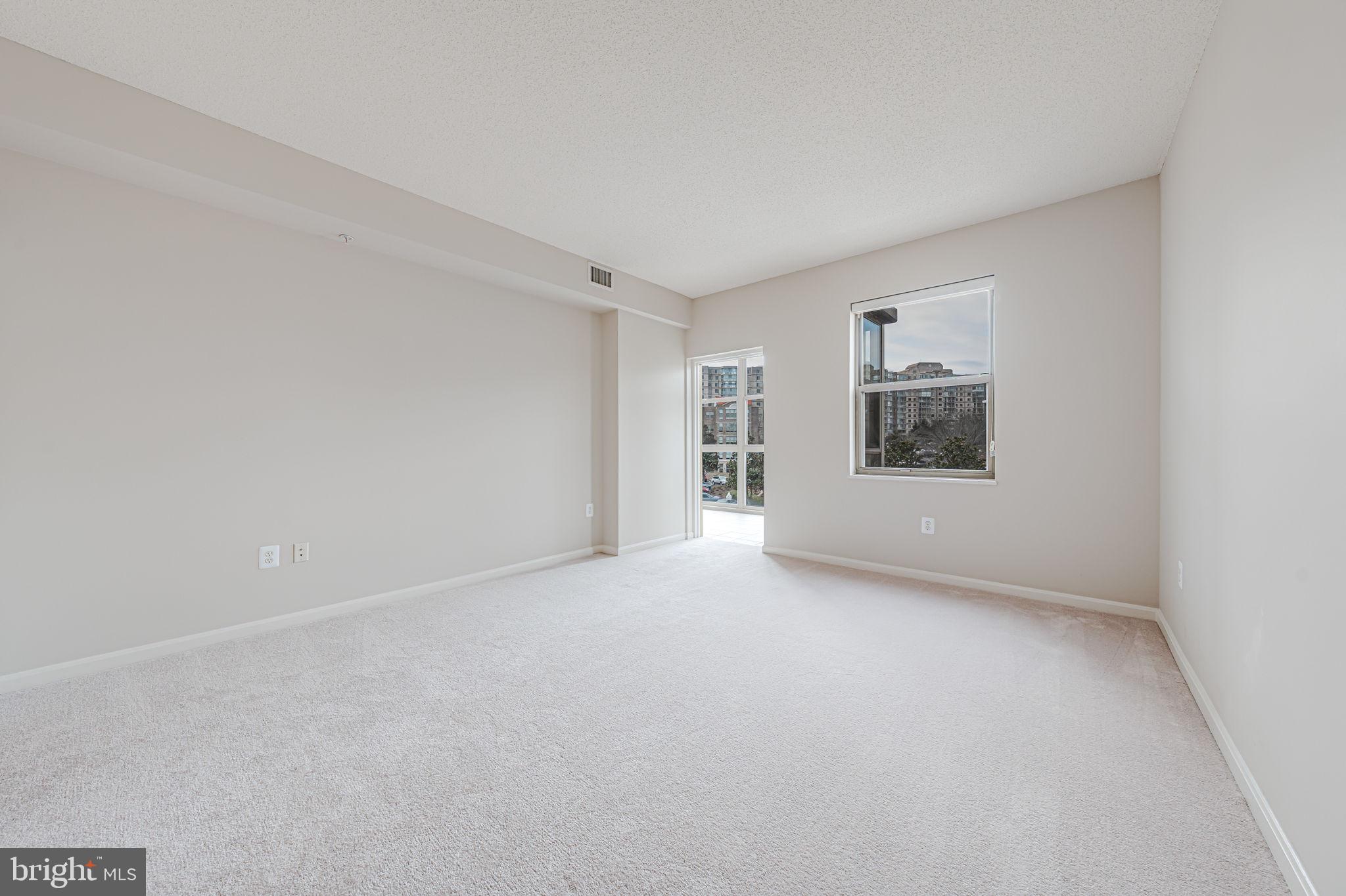 LANSDOWNE WOODS LEISURE WORLD - Residential