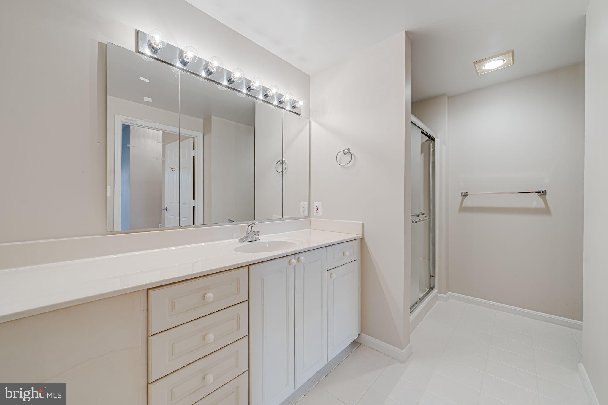 LANSDOWNE WOODS LEISURE WORLD - Residential