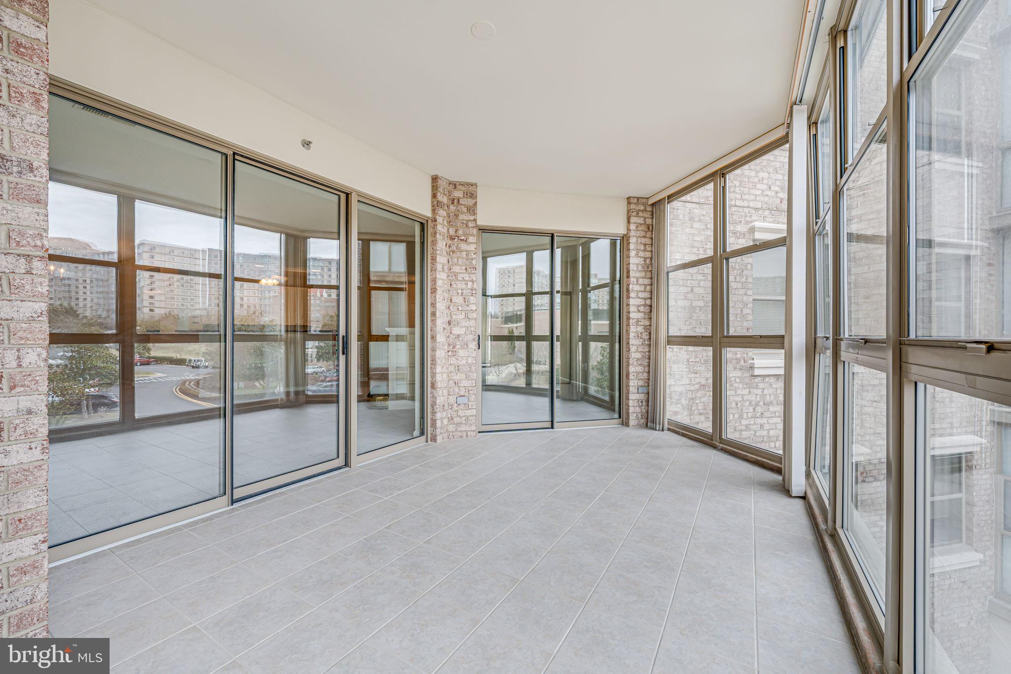 LANSDOWNE WOODS LEISURE WORLD - Residential