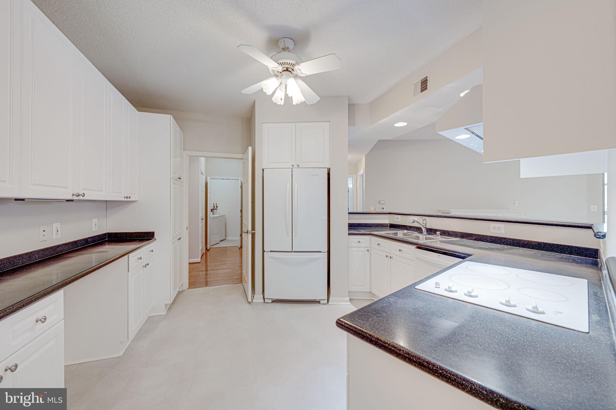 LANSDOWNE WOODS LEISURE WORLD - Residential