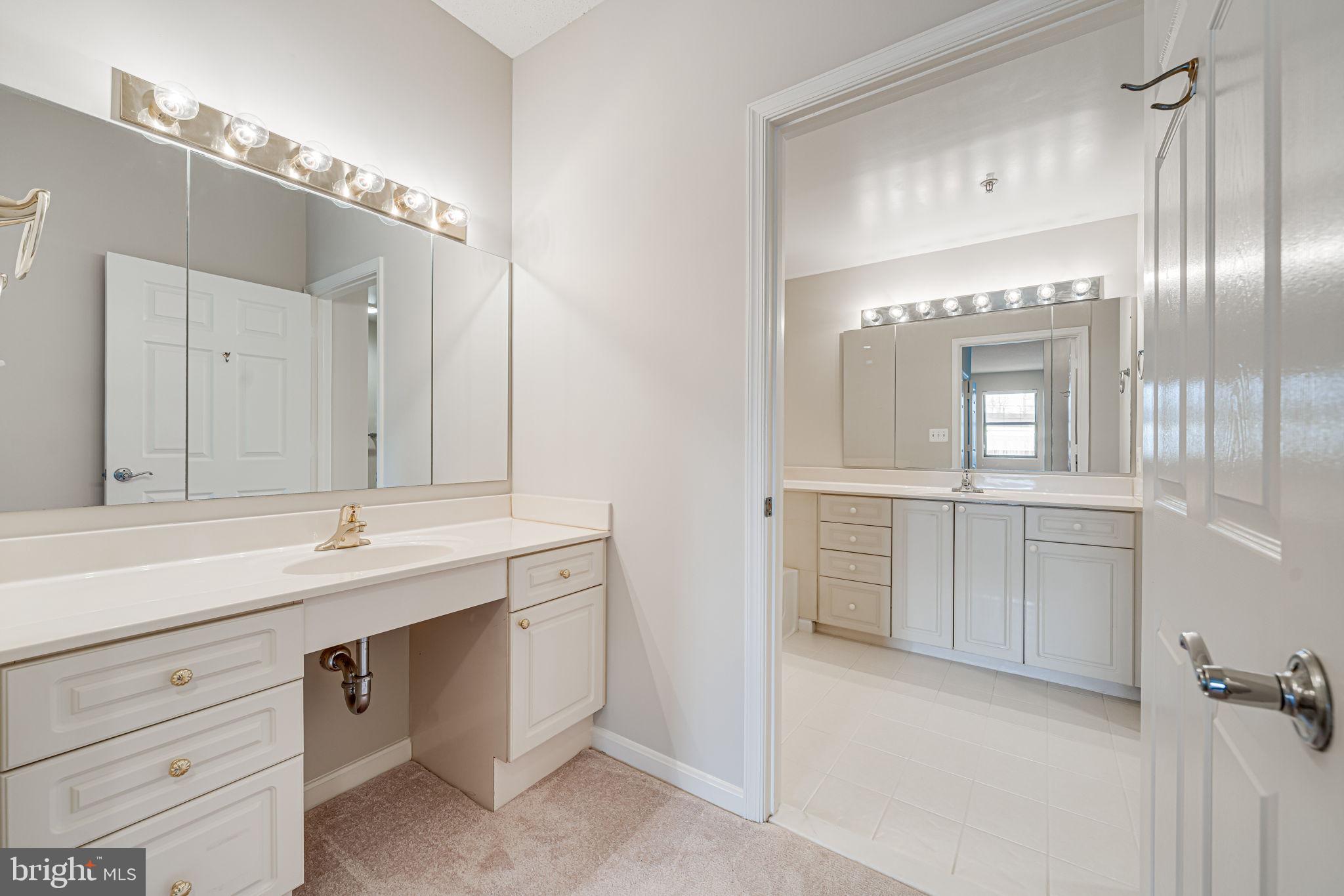 LANSDOWNE WOODS LEISURE WORLD - Residential