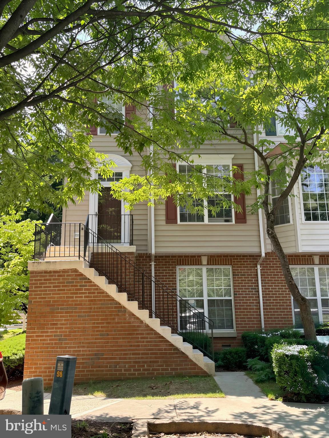 95 HARBOUR HEIGHTS DRIVE 95