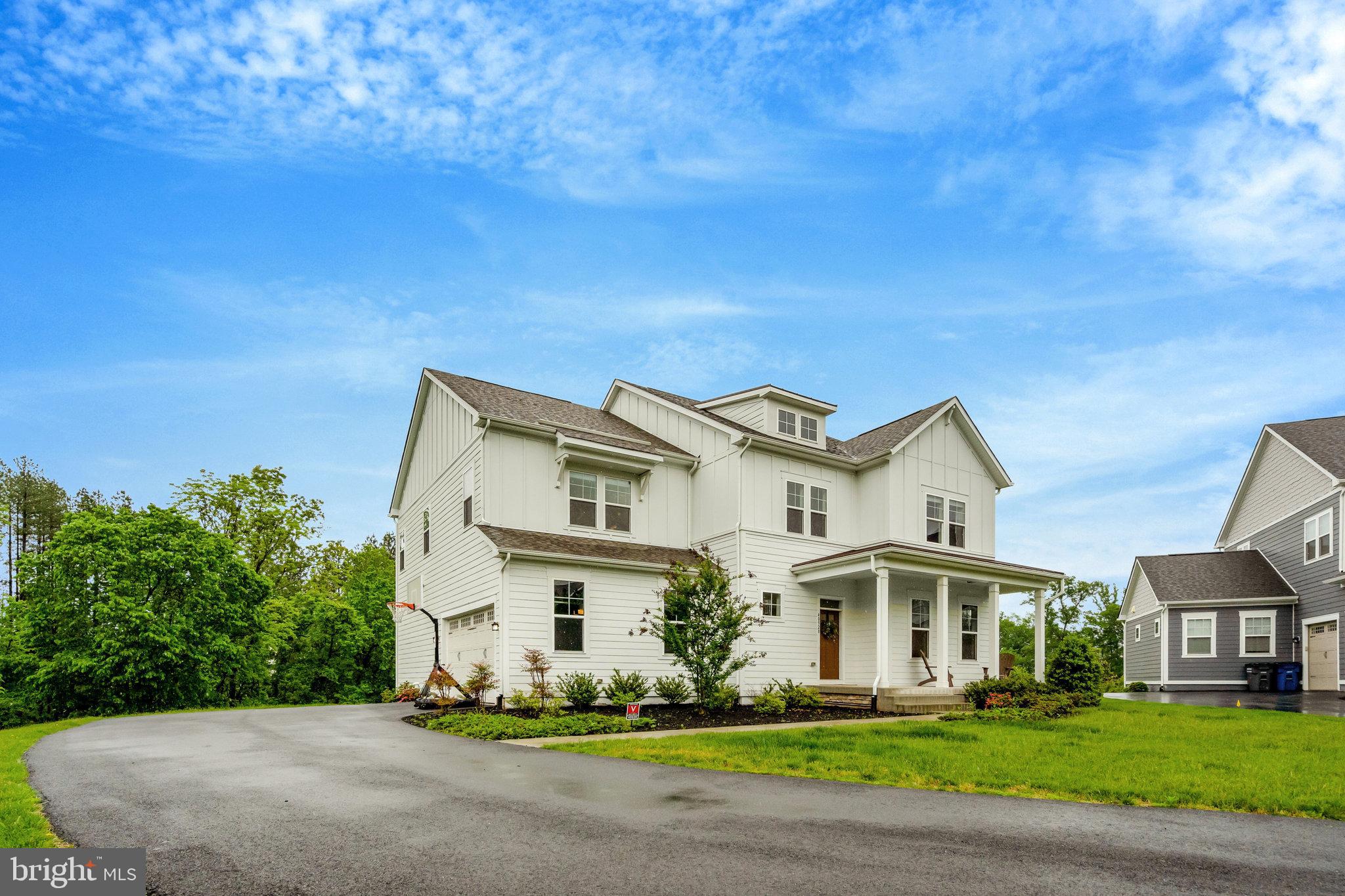 40928 ARCADIAN POND COURT