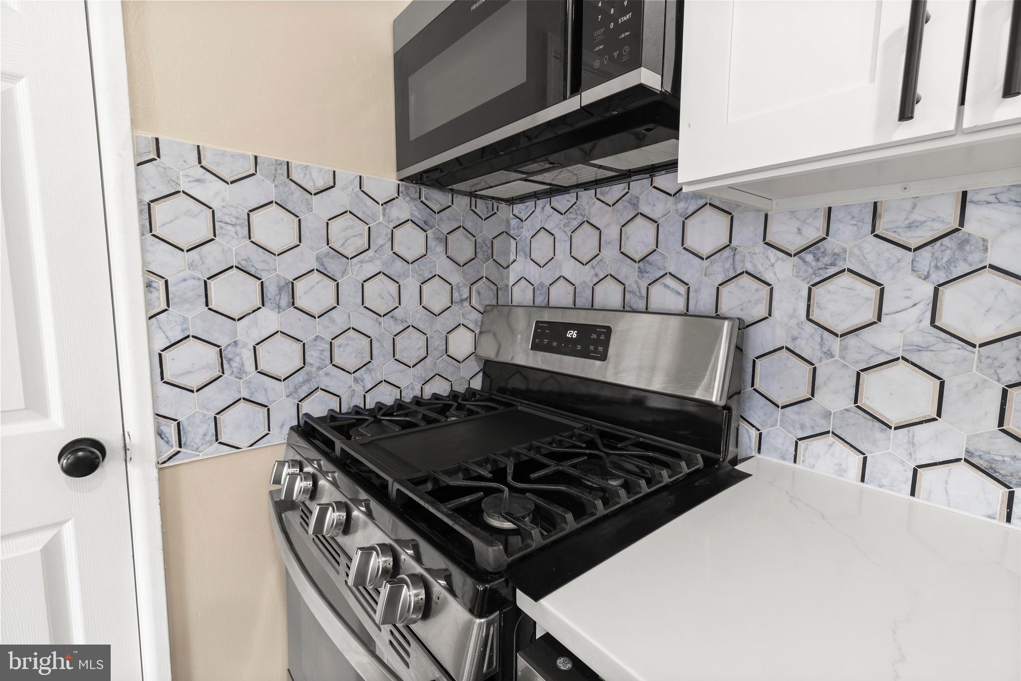 YORKTOWNE SQUARE - Residential