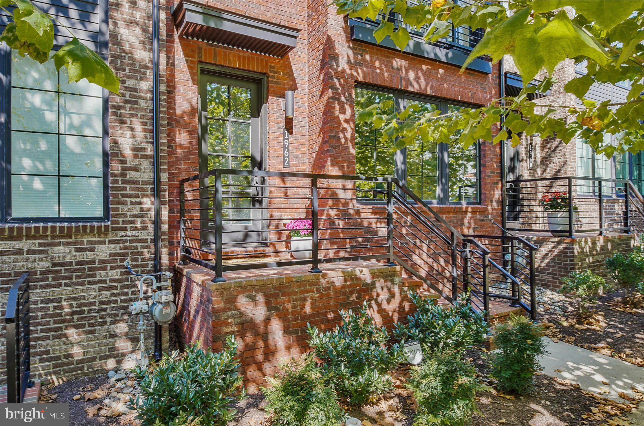 1962 ROLAND CLARKE PLACE