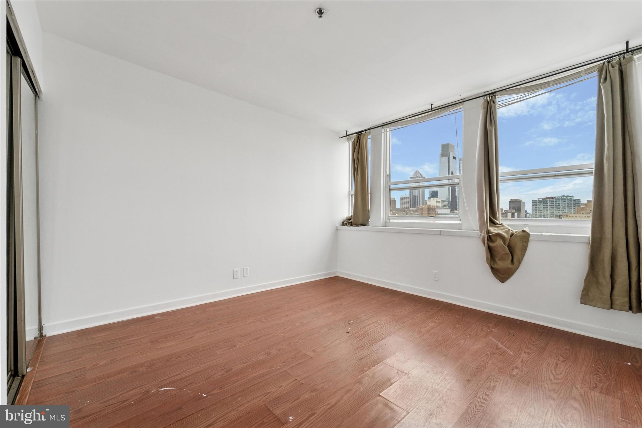 CHINATOWN - Residential