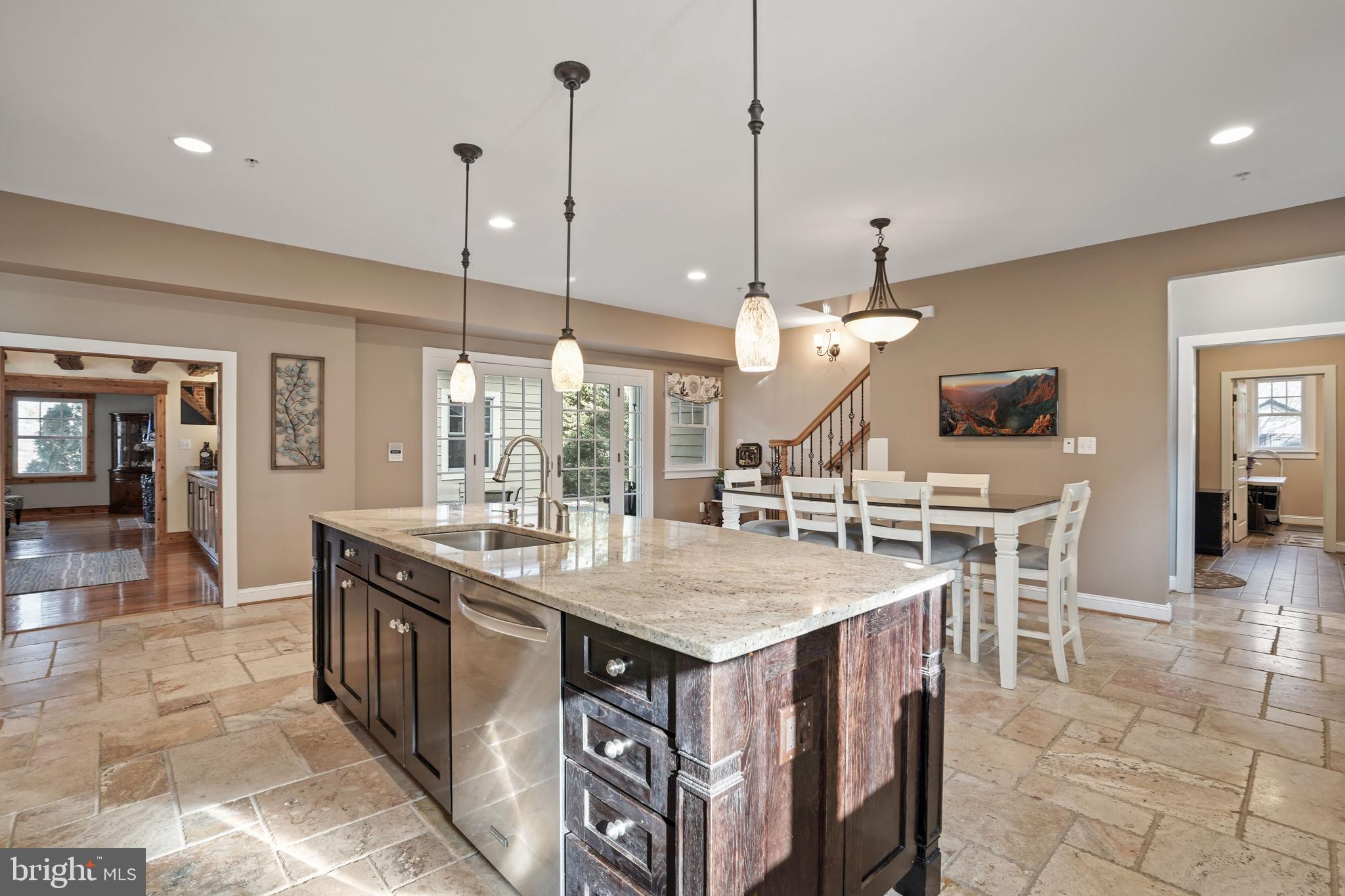 CLARK`S CORNER - Residential