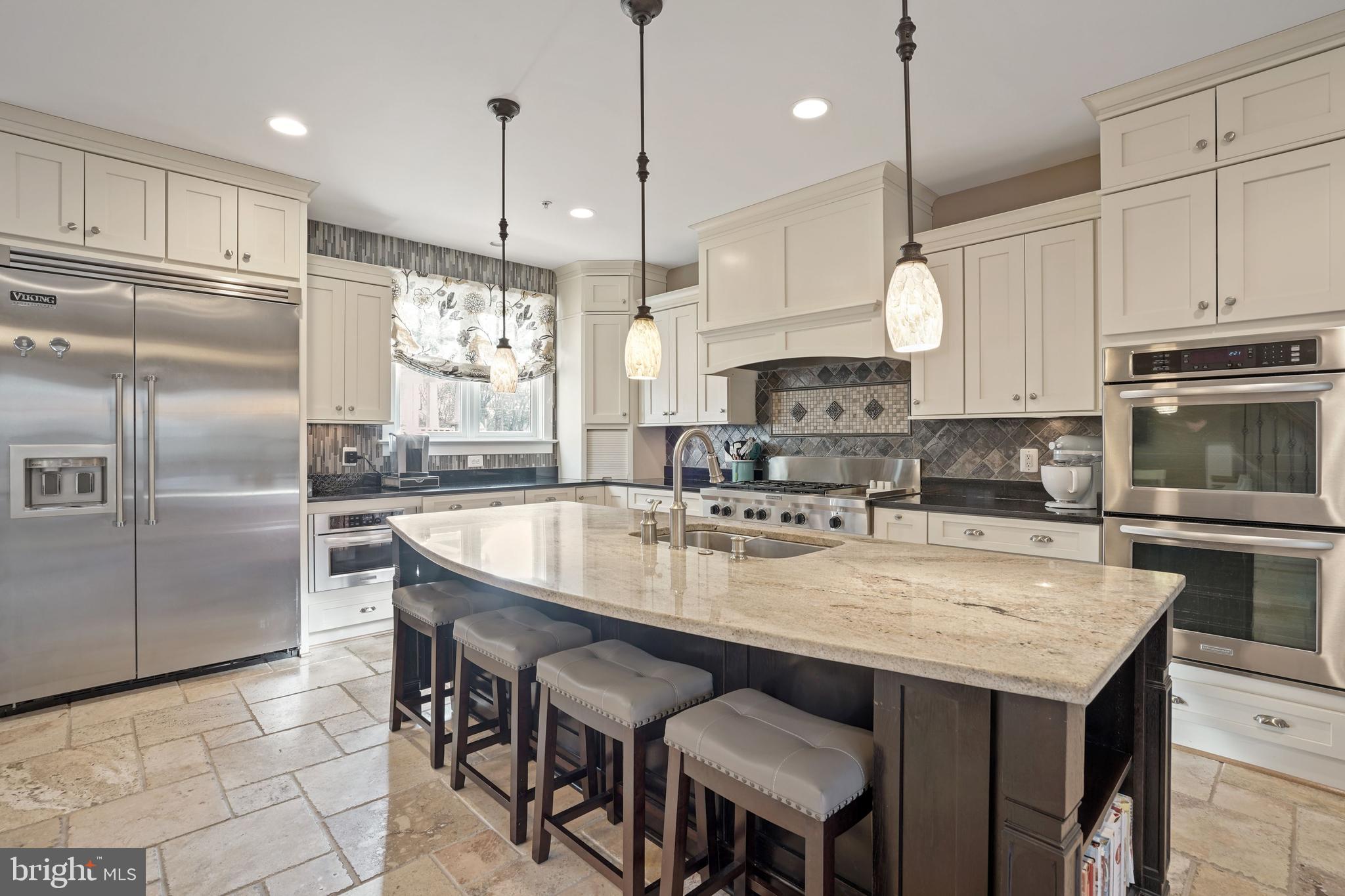 CLARK`S CORNER - Residential