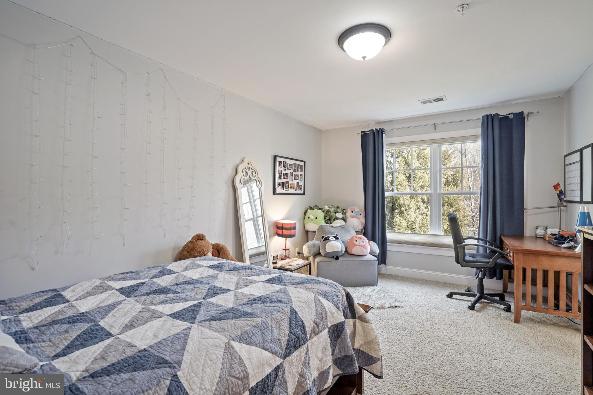 CLARK`S CORNER - Residential