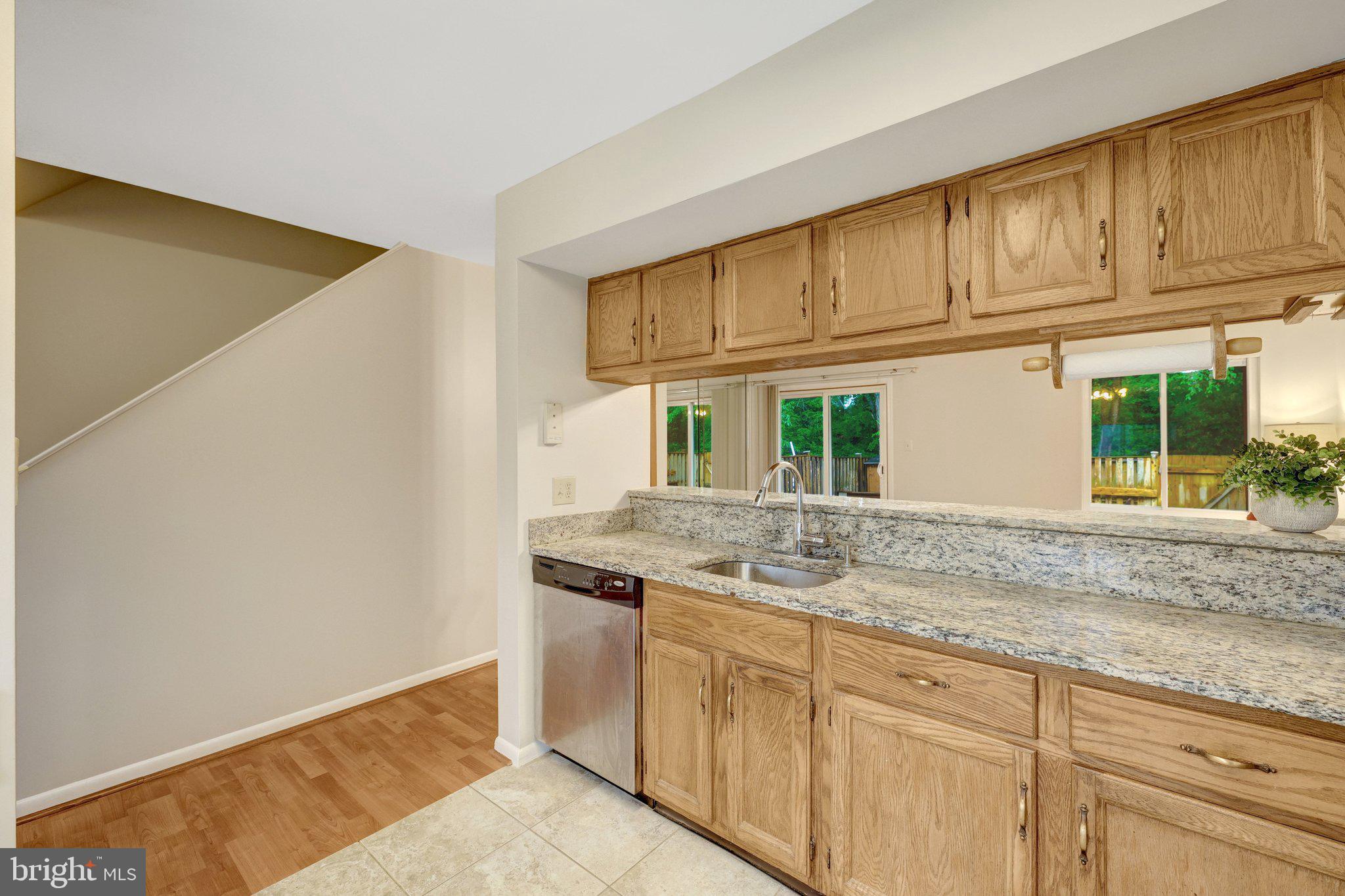 SUGARLAND SQUARE - Residential