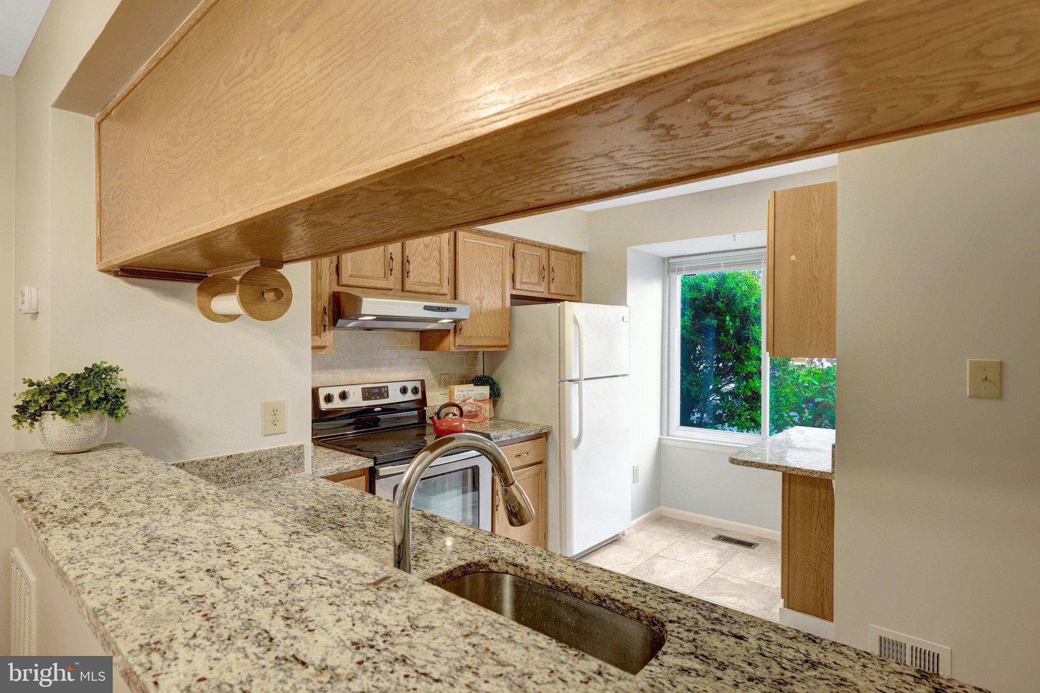SUGARLAND SQUARE - Residential
