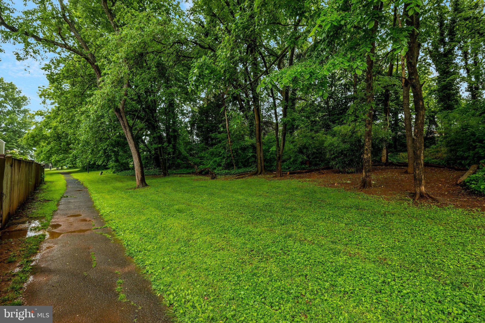SUGARLAND SQUARE - Residential