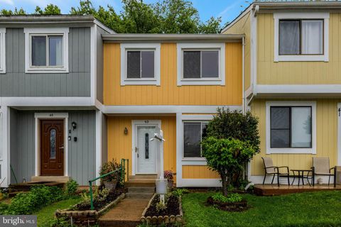 Photo of 43 Sugarland Square Court, STERLING, VA 20164 (MLS # VALO2125110)