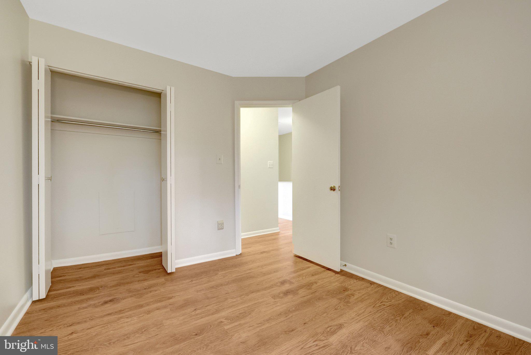 SUGARLAND SQUARE - Residential