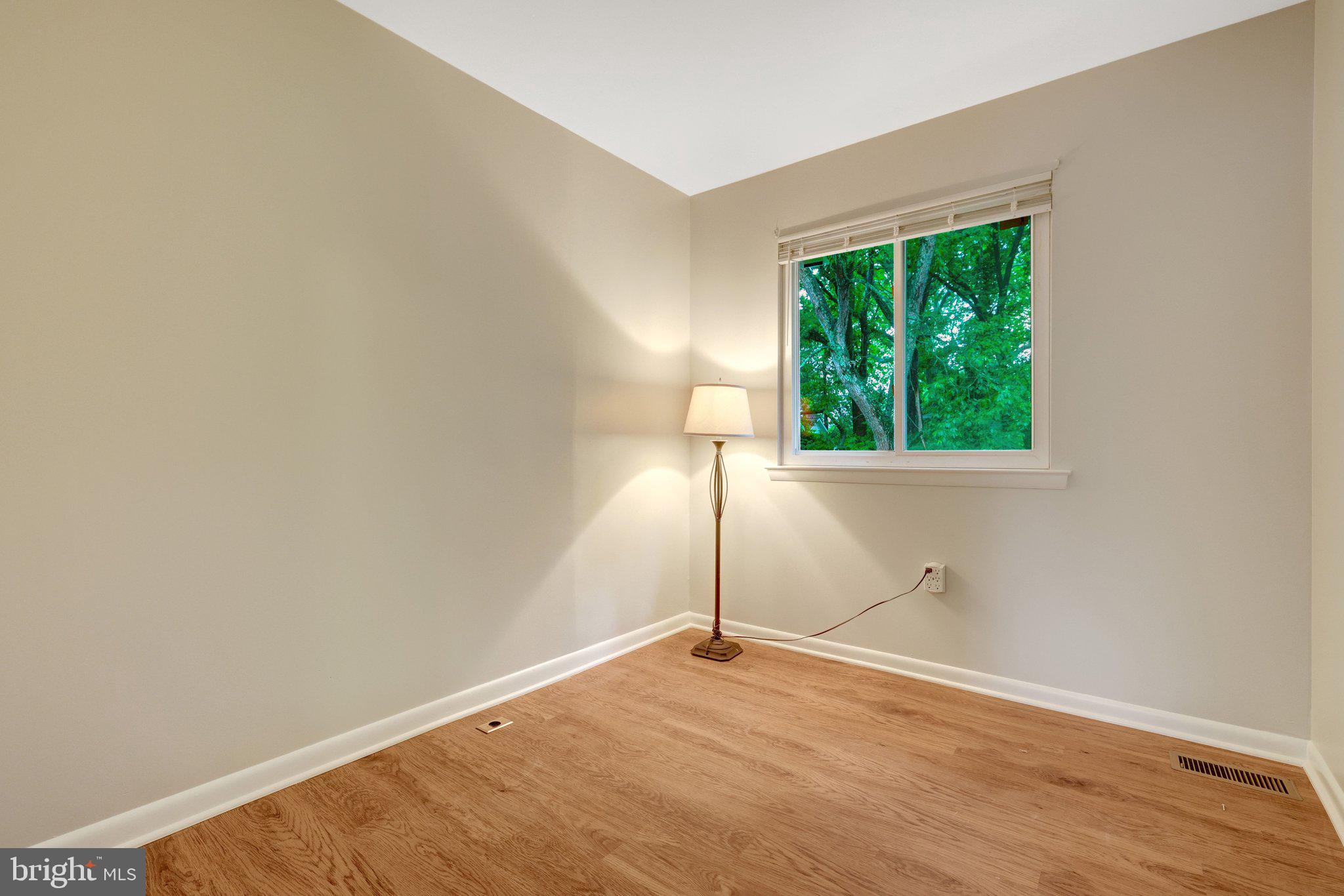 SUGARLAND SQUARE - Residential