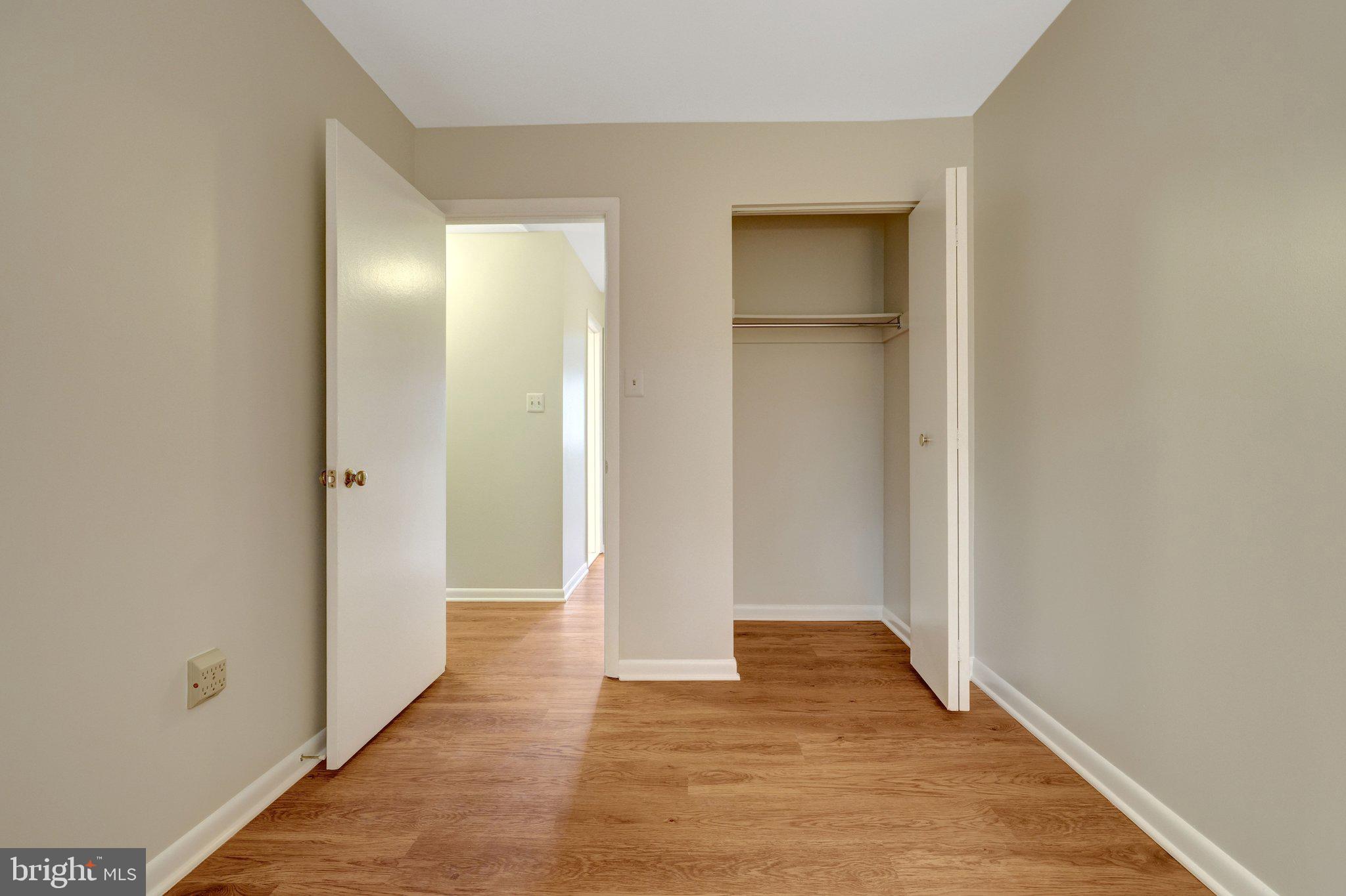 SUGARLAND SQUARE - Residential