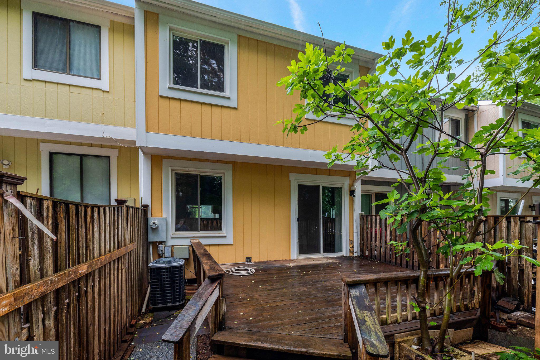 SUGARLAND SQUARE - Residential