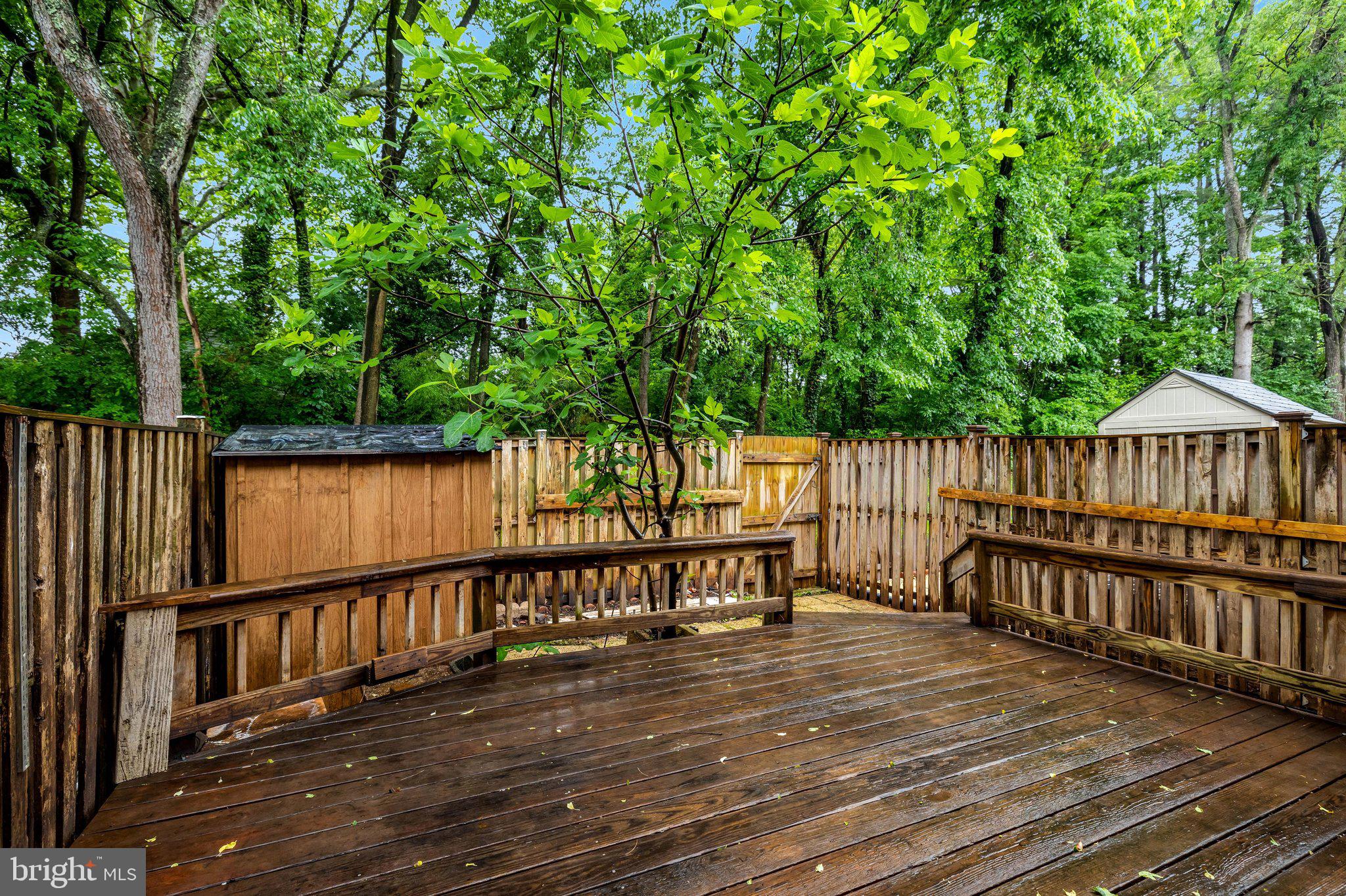 SUGARLAND SQUARE - Residential