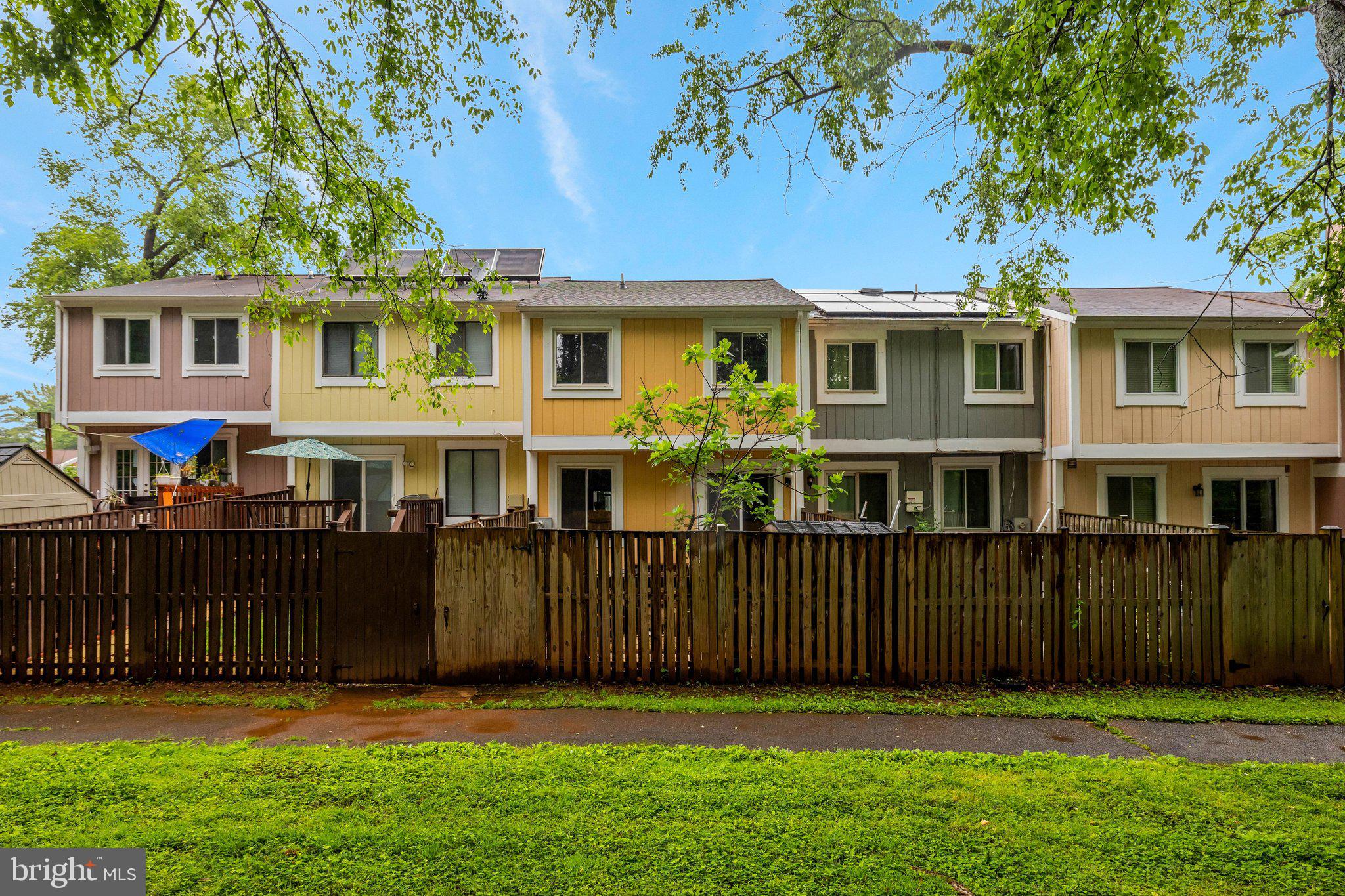 SUGARLAND SQUARE - Residential