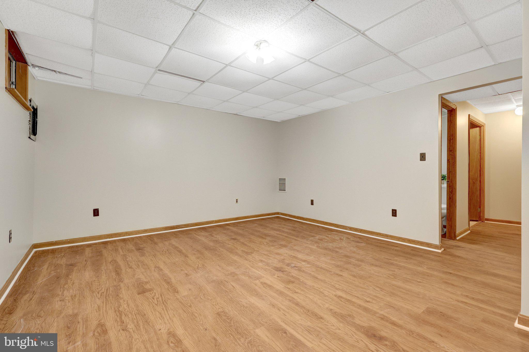SUGARLAND SQUARE - Residential