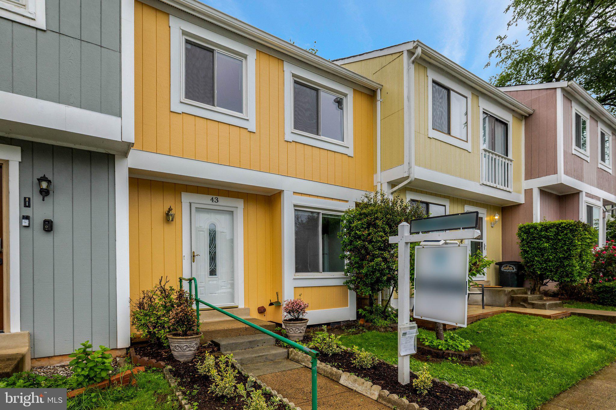 SUGARLAND SQUARE - Residential