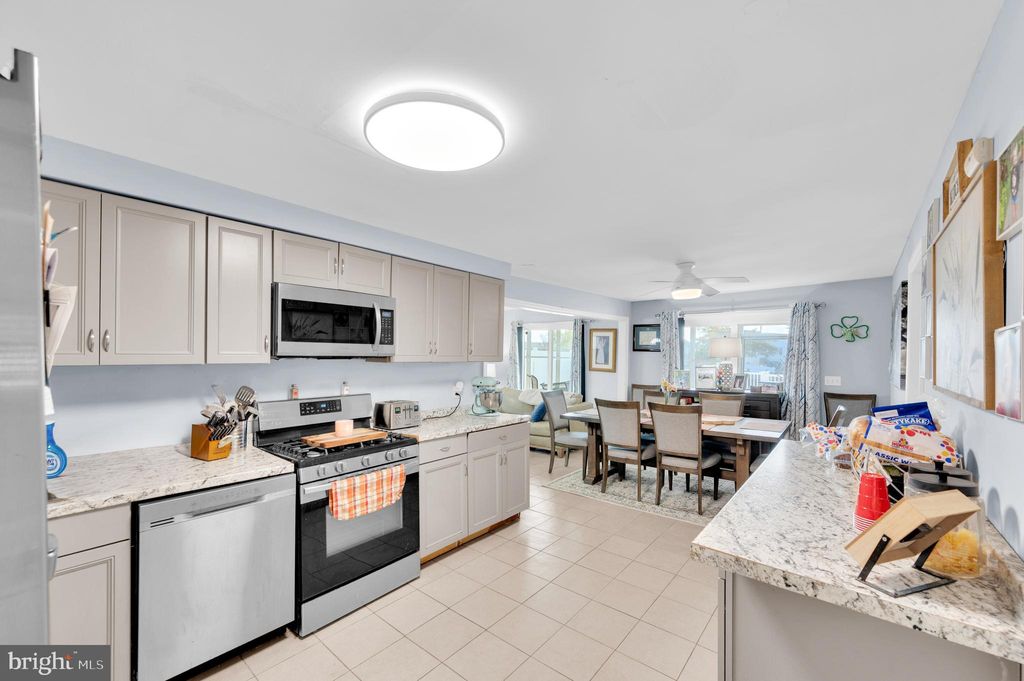 Photo of 23 W Sail Dr, TUCKERTON, NJ 08087 (MLS # NJOC2038038)