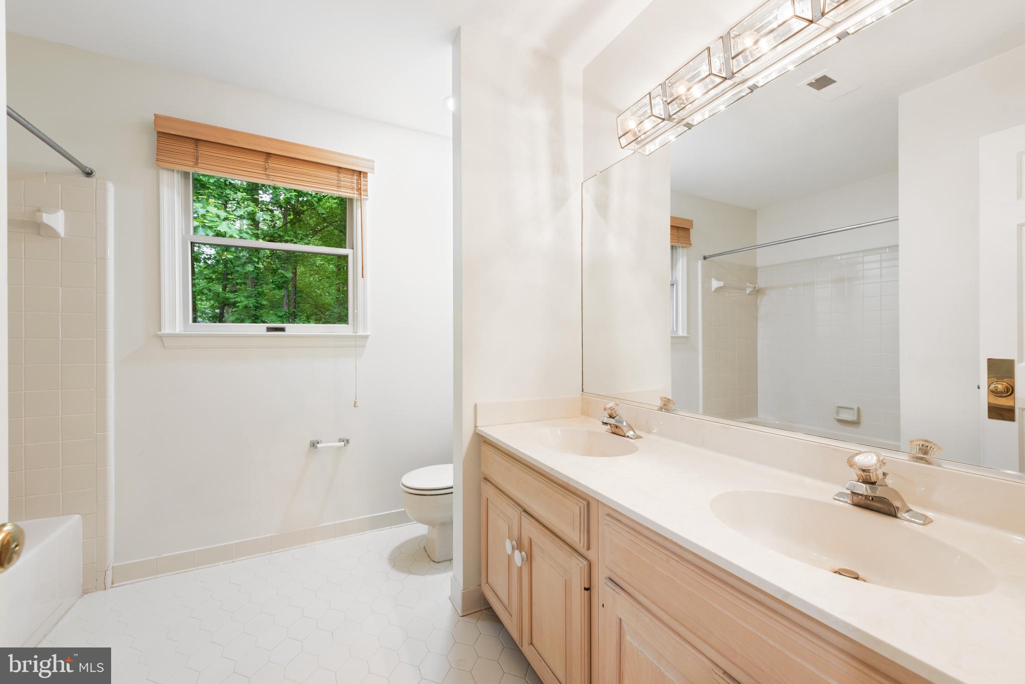 TIMBERLAKE ESTATES SOUTH - Residential