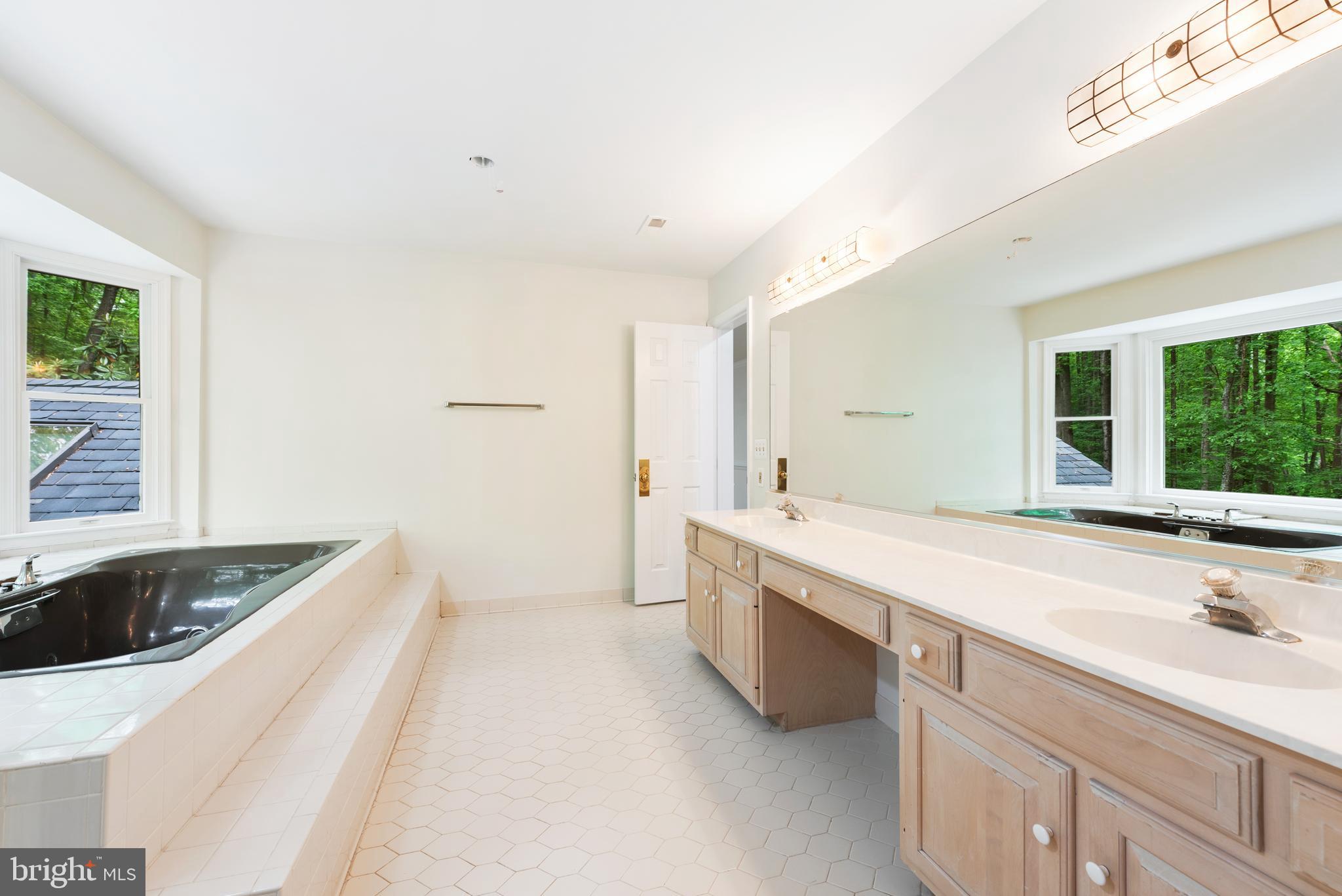 TIMBERLAKE ESTATES SOUTH - Residential