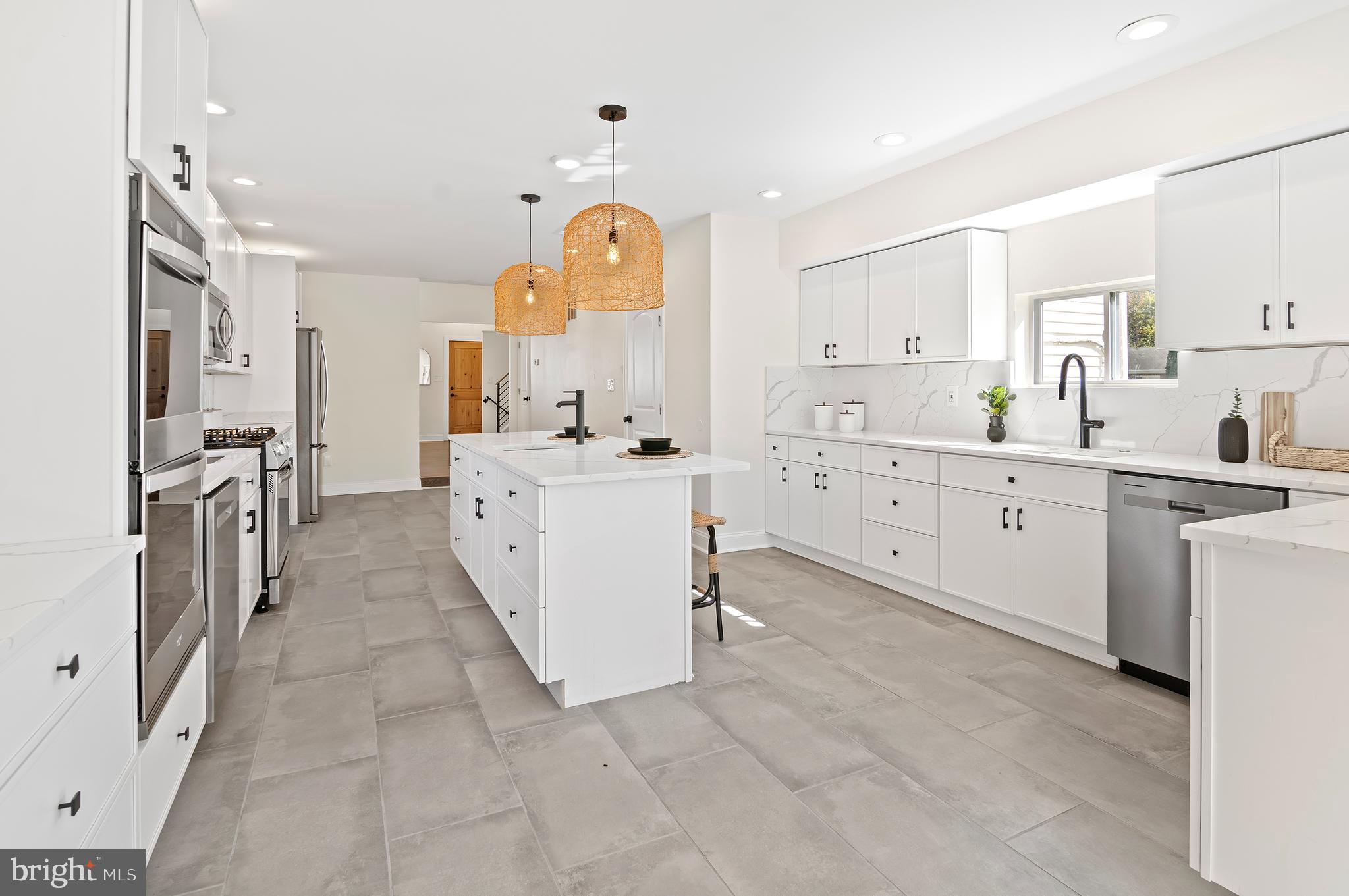 SEVEN MILE - Residential