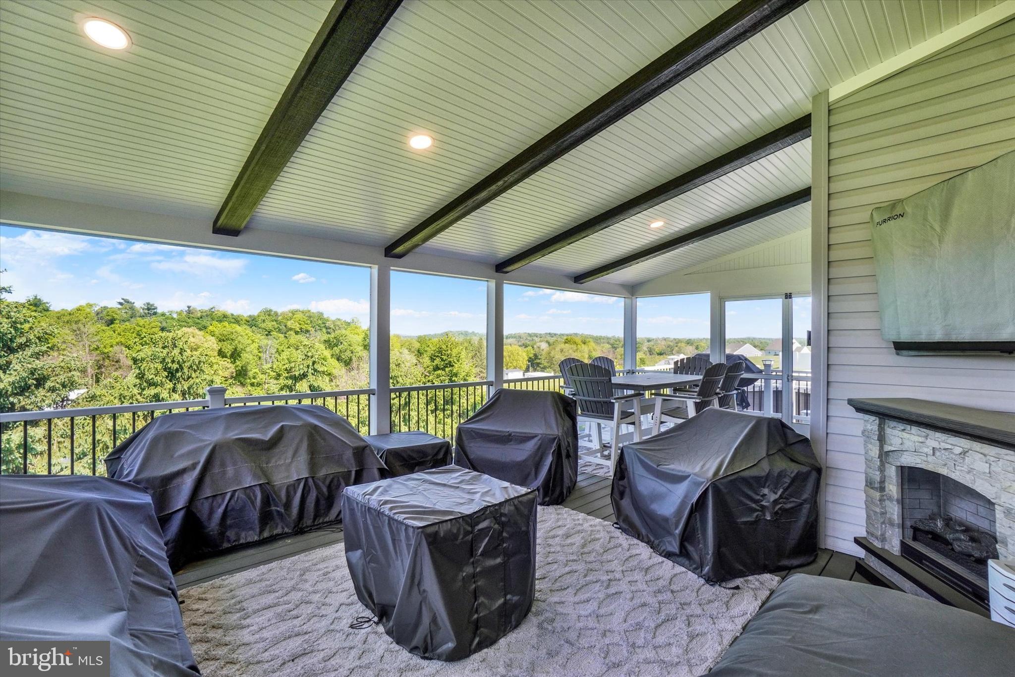 ROLLING MEADOWS AT RENTZEL FARM - Residential