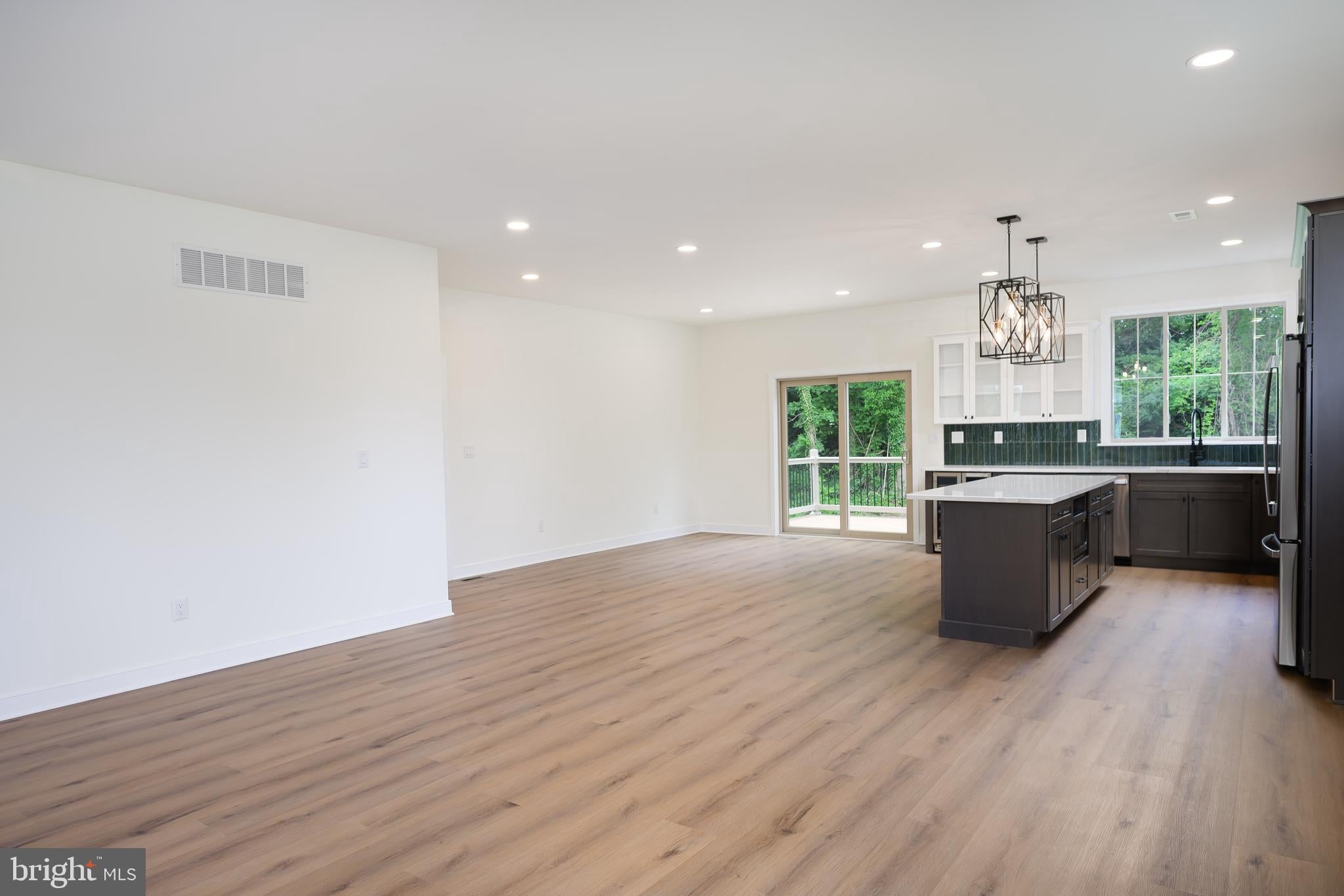 35 W COHAWKIN ROAD
