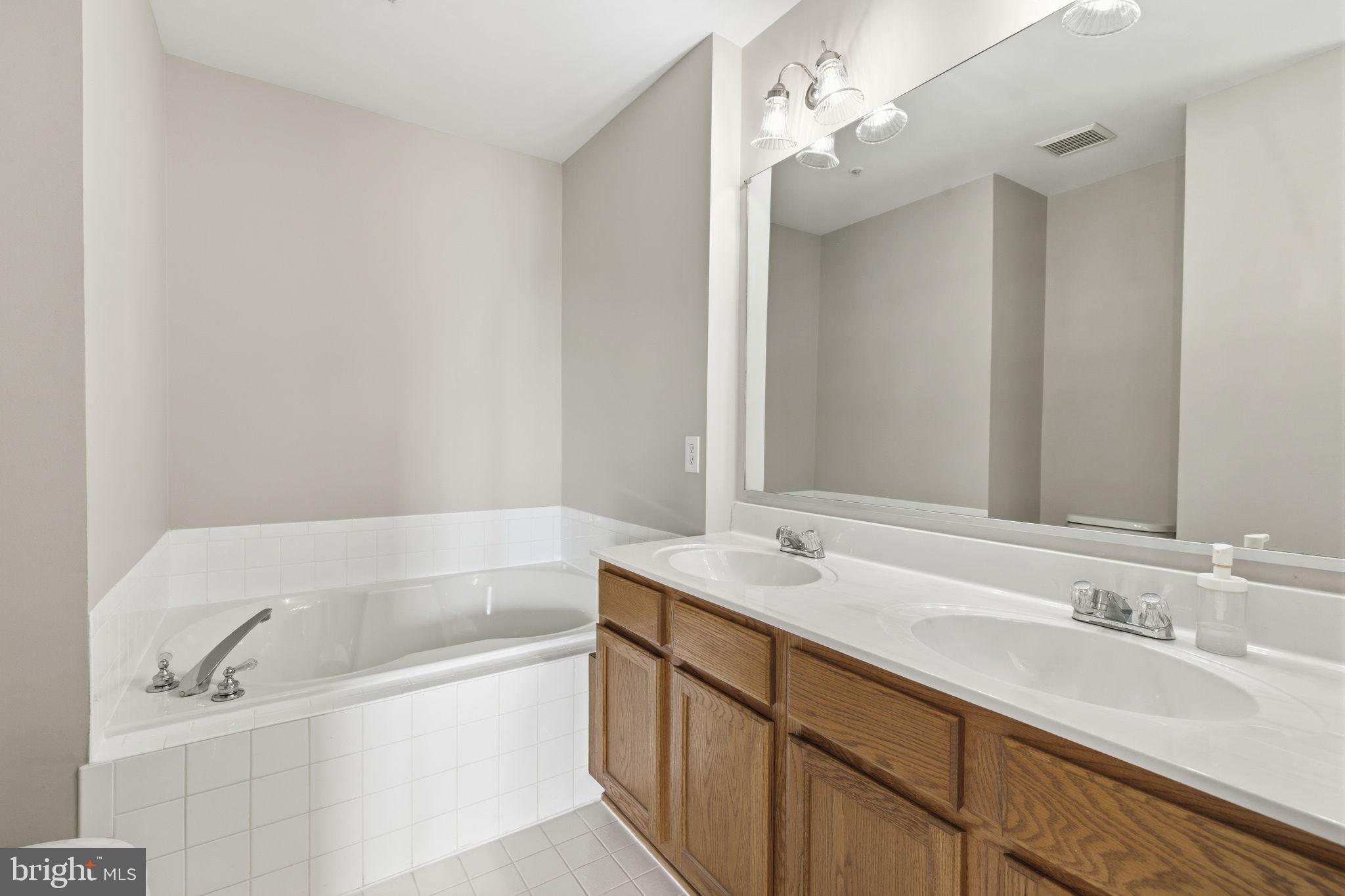 THE VILLAGE SOUTHFIELD - Residential