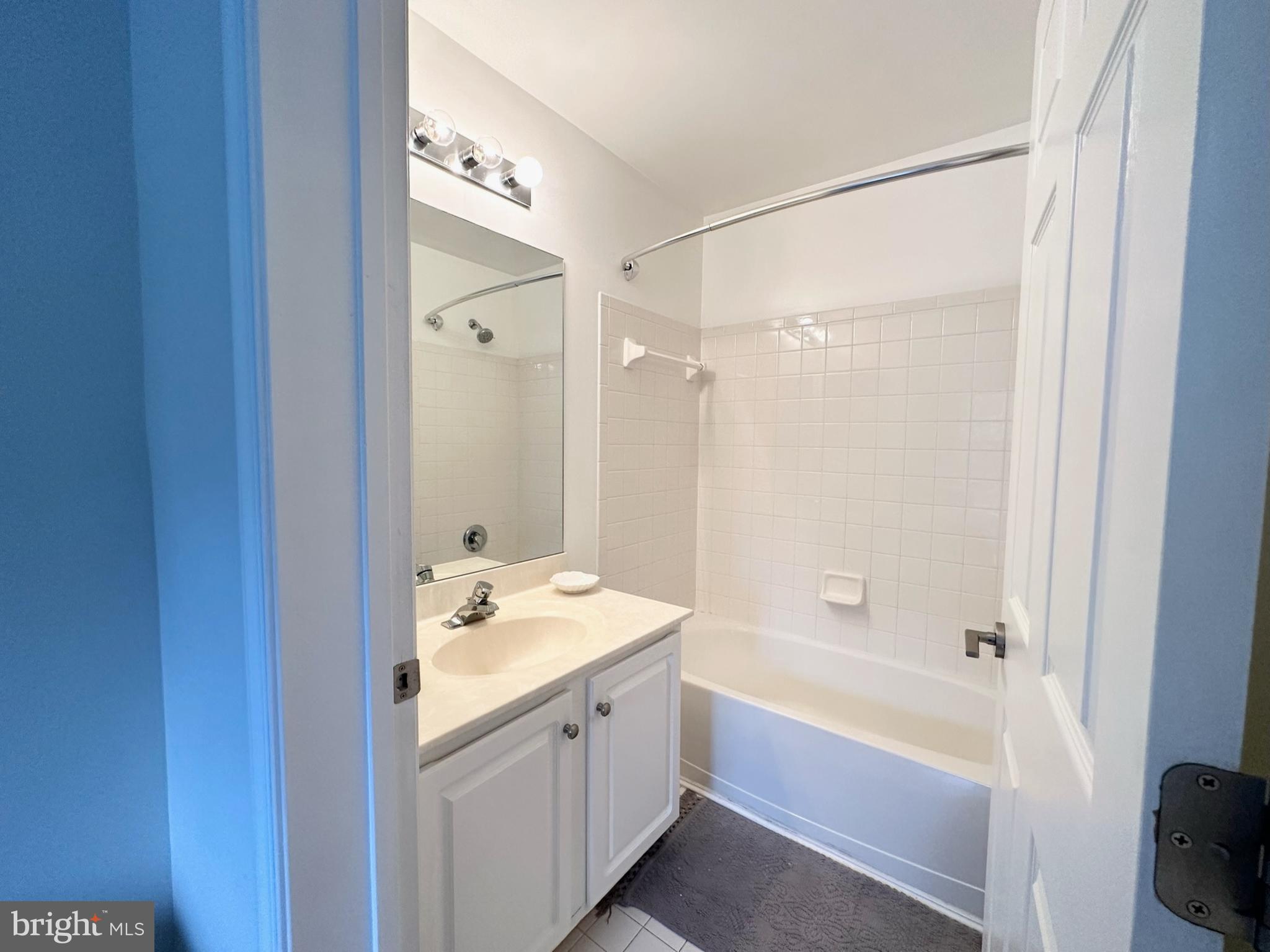 EDSON PARK PLACE - Residential Lease